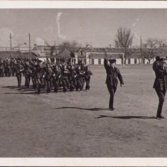 HST P1517 Poză defilare elevi Liceul Militar Regele Ferdinand I și comandant