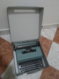 Masina de scris vintigi Olivetti Lettera 32, Fabricat &icirc;n Yougoslavie