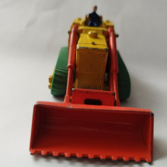 bnk jc Matchbox Caterpillar Traxcavator (K-8)