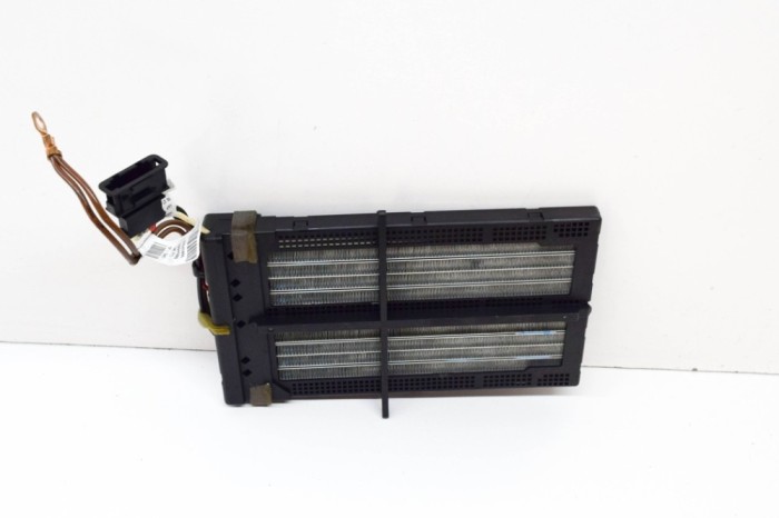 Radiator &icirc;ncălzitor electric PORSCHE MACAN 95B 2016 OEM: 8K0819011C,X5086003 | 20489528