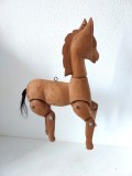 * Marionetă cal din lemn sculptat, vintage, cu picioare articulate și coadă din păr natural, 30 &times; 20 cm