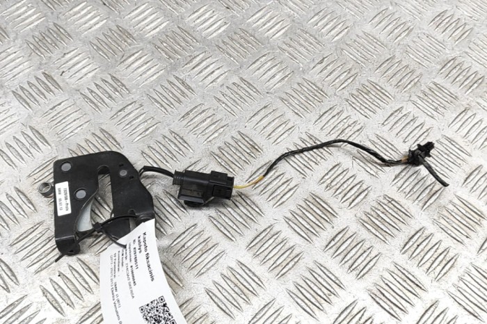 Zăvor de siguranță capota BMW i3 I01 2013 OEM: 7329158 29769511
