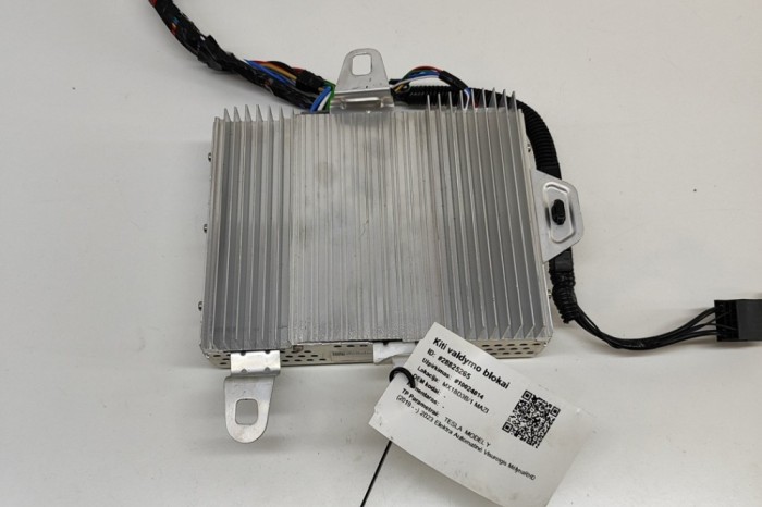Amplificator de sunet TESLA MODEL Y 2023 OEM: 1507152-01-B 28825265