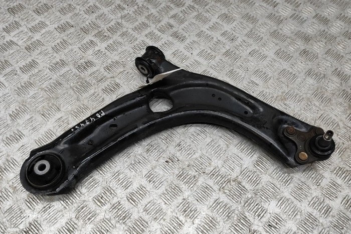 Braț inferior dreapta față VW PASSAT B8 3G2 2015 OEM: 3Q0407152E 28111367