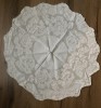 Fata de masa rotunda din panza de bumbac, broderie manuala cu acul
