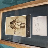 Alexandru Ioan Cuza Fotografie de epoca ( 16 x 11 cm ) , atelier H. Leon , cu SEMNATURA OLOGRAFA a Domnitorului