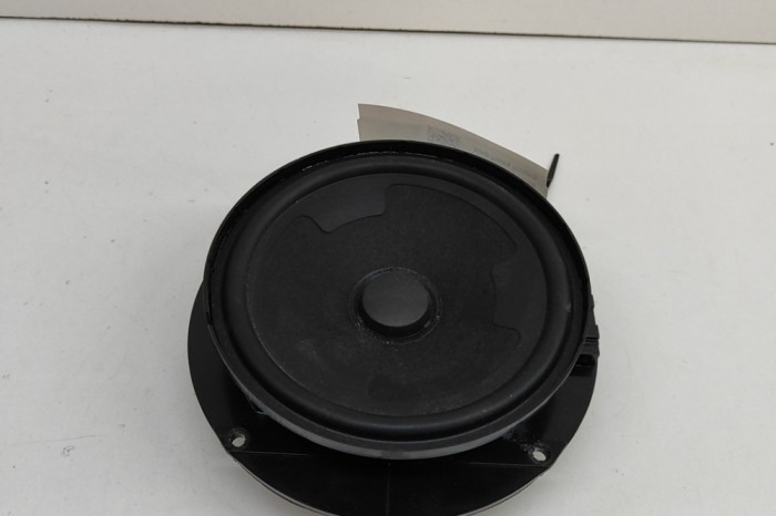 Difuzor ușă st&acirc;nga spate VW TOURAN 5T1 2019 OEM: 5TA035453 25095995