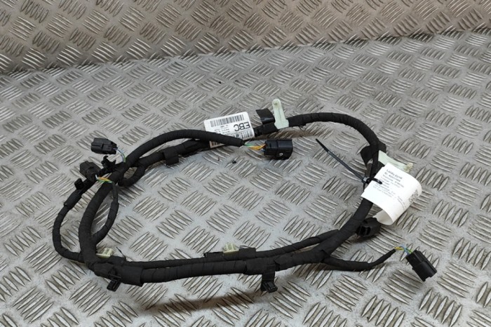FORD PUMA J2K, CF7 2022 OEM: M1TT-15K868-EBC SKU: 25311404