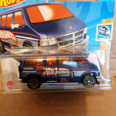 2023 Hot Wheels 66/250 HW 55 Race Team 2/5 DODGE VAN