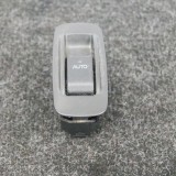 Buton geam ușă st&acirc;nga spate TOYOTA COROLLA _E12_ 2006 OEM: 84801-02411-B1 2453217