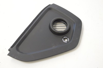 Ornament lateral planșa de bord PORSCHE CAYENNE 9PA 2005 OEM: 7L5857175E,7L5857175D,7L5857175F,7L5857175G | 11410724 foto
