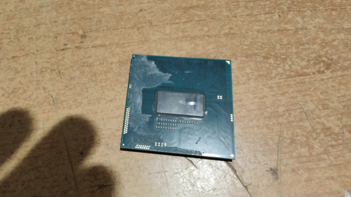 Intel Core i3-4000M - 2x 2,40 GHz Dual-Core CPUP (SR1HC)