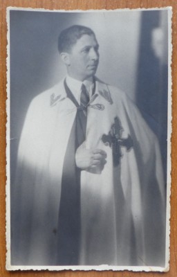 Comandor Constantin Niculescu in tinuta Ordinului Mihai Viteazul foto