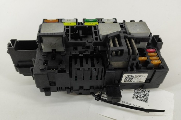 Modul panou de siguranțe MERCEDES-BENZ GLE W167 2023 OEM: A1679067303,A1675466601,A0025428719 27969176