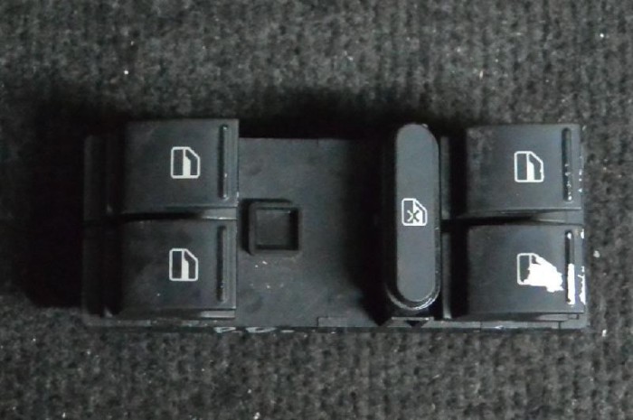 Buton geam ușă dreapta față VW GOLF V 1K1 2004 OEM: 1K4959857 | 1765194