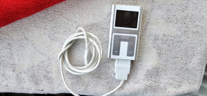 Creative Labs Zen Sleek Photo Digital Media Player 20GB,MODEL DAP-HD0019