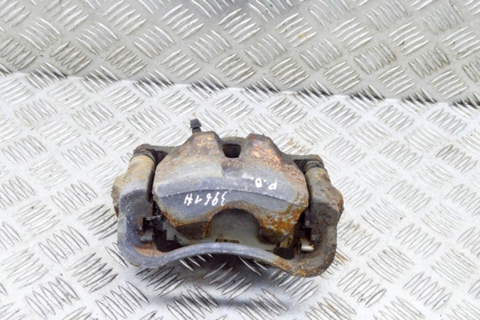 Etrier de fr&acirc;nă dreapta față TOYOTA YARIS _P13_ 2012 OEM: Hatchback | 18301980