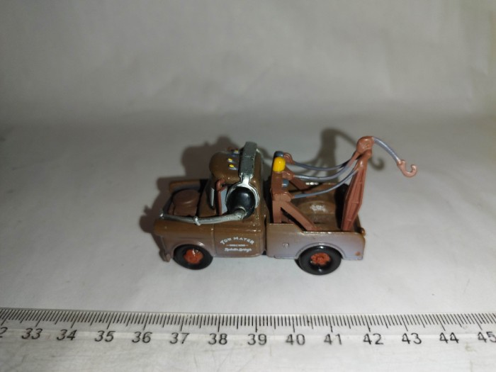 bnk jc Disney Pixar Cars - Tow Mater