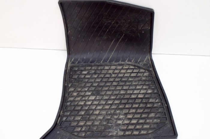 Set covorașe MERCEDES-BENZ C W205 2016 OEM: A2056802548 | 20280061