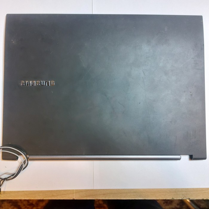 Capac display cu rama si webcam Samsung np 400b carcasa ecran BA75-03047A