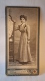 Carte Postala veche - fotografie pe carton, portret domnisoara - atelier Waisman din Bucuresci, anii 1900