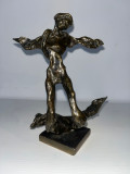 Triton &icirc;naripat ( 1972) de Salvador Dali, bronz semnat