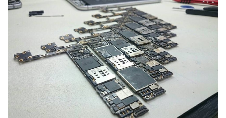 Placa de baza IPHONE. Reparatii IPHONE 5,6,7,8,X.Preturi