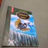 STAPANUL LUMII-JULES VERNE