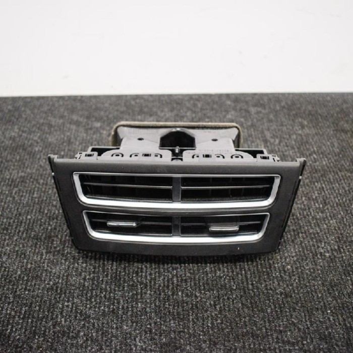 Gura de ventilație planșa de bord TESLA MODEL S 2015 OEM: 6006016-00-D 3608192
