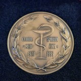 Medalie omagială a Clubului Sportiv Medicina București Carol Davila, aniversăre de 75 de ani, 1920&ndash;1995, comemorativă in cutie originala