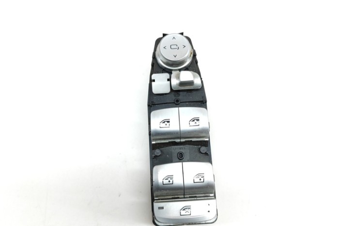 Buton geam ușă dreapta față BMW 5 G30 2019 OEM: 6847098 22890301