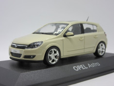 Macheta Opel Astra H Minichamps 1:43 foto