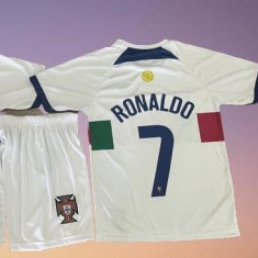 ECHIPAMENTE COMPLETE FOTBAL COPII 11/14 ANI,RONALDO PORTUGALIA,MODEL NOU !