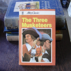 THE THREE MUSKETEERS - ALEXANDRE DUMAS