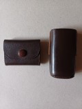 NI109 Două port&icirc;ncărcătoare din piele maro pentru muniție de pistol