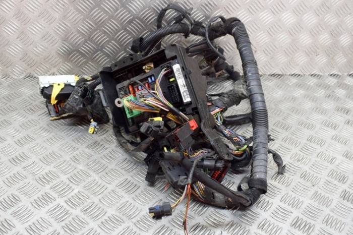 Panou de siguranțe CITRO&Euml;N C3 Pluriel HB_ 2006 OEM: 9643498880,T118470003 14344604