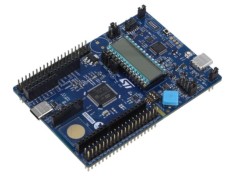 Kit evaluare STM32U083MCT6 cu placă prototip și LCD STMicroelectronics