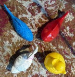 Cumpara ieftin PATRU (4)FIGURINE DIN PLASTIC PLUTITOARE din perioada COMUNISTA, NOI NEFOLOSITE