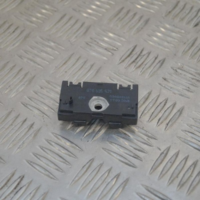 Amplificator de antena AUDI A4 8W2, B9 2015 OEM: 8T8035570 2597186