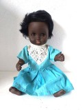 Papusa veche vintage negresa, cauciuc, 34cm, par scurt, ochi mobili, articulata, fara stanta