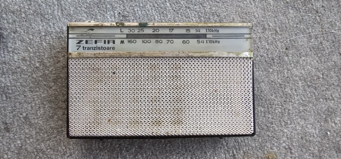 RADIO ZEFIR , ELECTRONICA , 7 TRANZISTOARE , FUNCTIONEAZA PE LUNGI SI PE MEDII