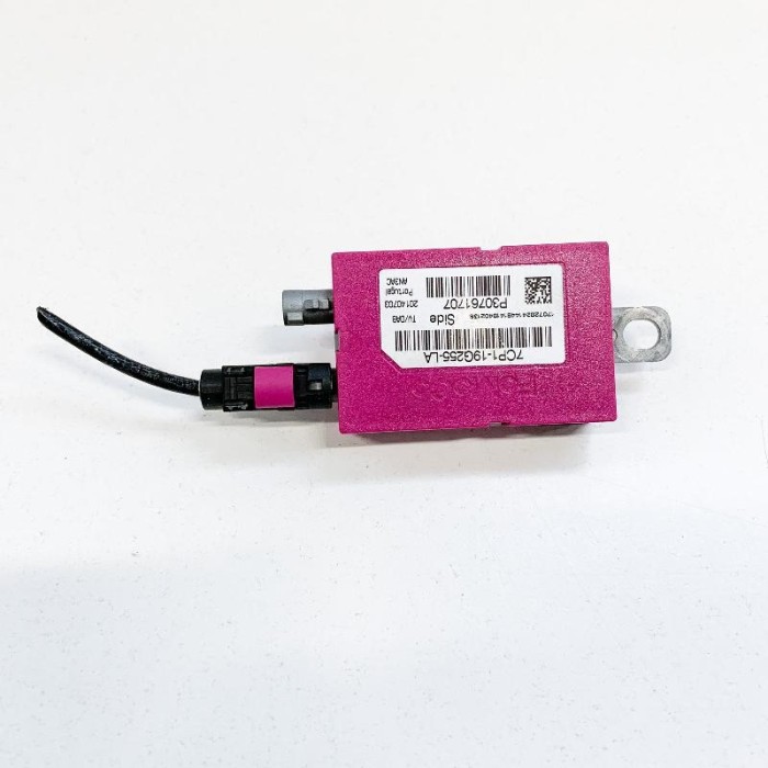 Amplificator de antena VOLVO V60 2015 OEM: 7CP1-19G255-LA,30761707 10651662