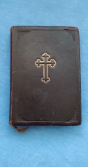Carte de rugăciuni (ediție sinodală 1952 sub patriarhul Justinian) - Exemplar de lux al mitropolitului Olteniei, Firmilian Marin, cu semnătură