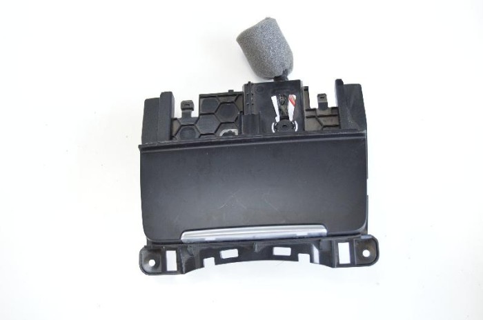 Scrumiera AUDI A6 4F2, C6 2009 OEM: 8K0857951 1725858