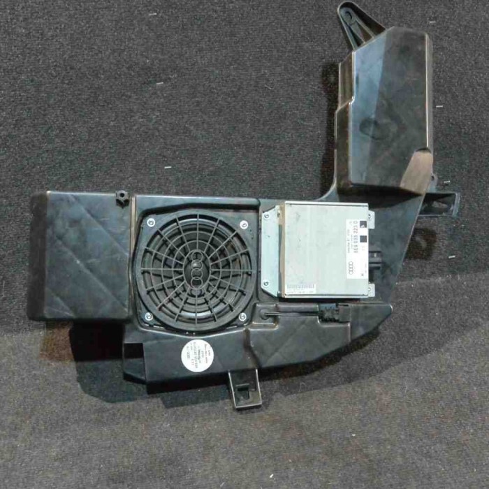 Subwoofer AUDI A4 8EC, B7 2005 OEM: 8E9035382D01S8E9035223D