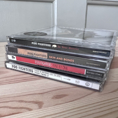 Foo Fighters - 3 Studio CD Albums and a Live Album foto