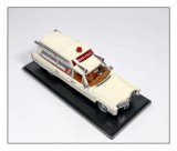 Macheta Cadillac S&amp;S High Top Ambulance 1:43 NEO