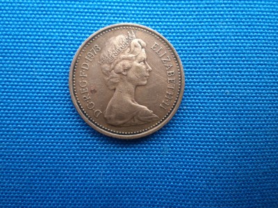 1 NEW PENCE 1973 ELISABETA II / ANGLIA foto