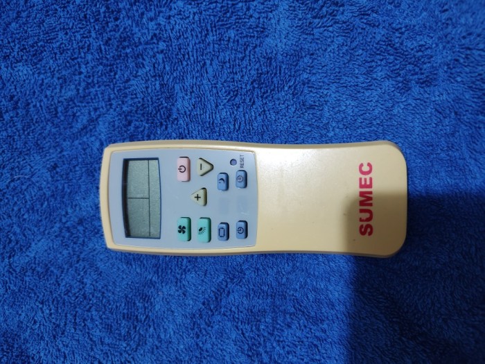 Telecomanda aer conditionat / telecomenzi aer conditionat ORIGINALE, SUMEC , stare foarte buna, perfect functionala !!