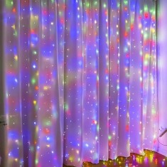 Instalatie luminoasa pentru Craciun, tip perdea, dimensiuni 3X3 m, cu 300 de LED-uri, cu telecomanda si carlige de prindere, multicolor